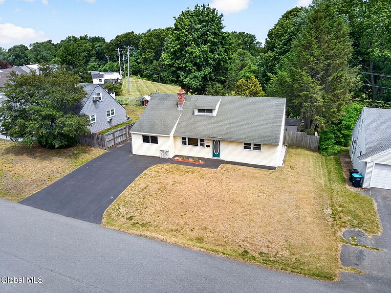 4th image of 25 Dorwood Drive