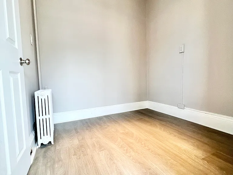 91 W 16th St #2 — Photo 12