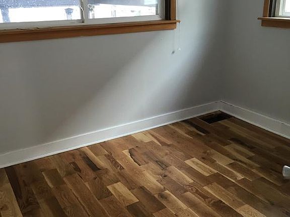 4th image of 2218 S Marion St