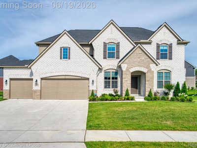 2165 Memorial Ln, Rochester, MI, 48307