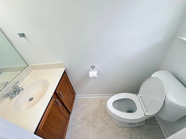 390 Gardners Cir — Photo 4