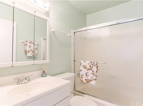4th image of 20004 Waverly Glen St #46