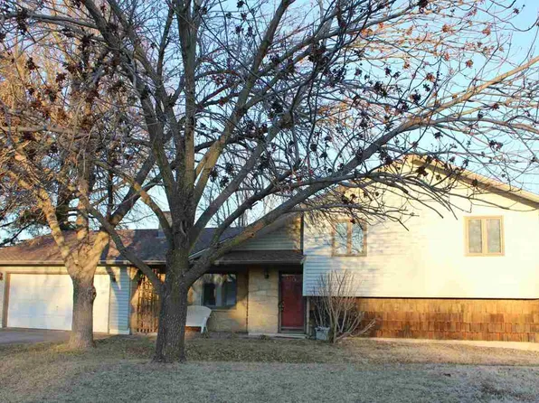 920 De Hoff Dr, Manhattan, KS 66502