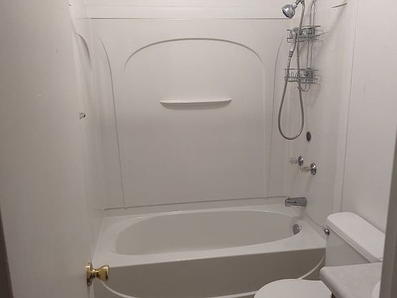 5th image of 158 Lake St