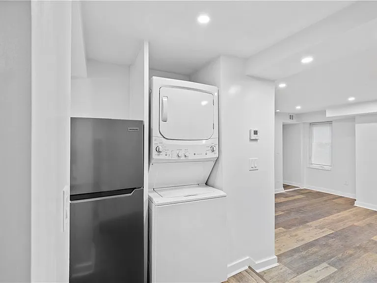 789 Barnett St NE #4 — Photo 6
