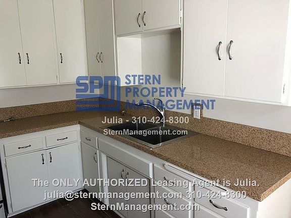 5th image of 817 S Windsor Blvd APT M