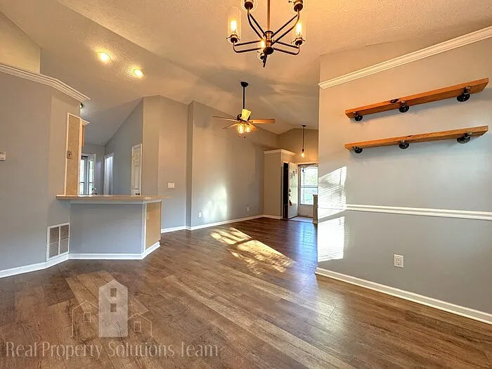 1213 Tillicum Dr — Photo 9