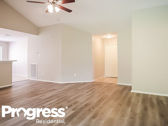 4th image of 2770 Willow Creek Dr