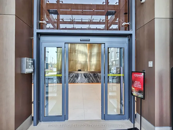 20 Inn On The Park Dr, Toronto, ON