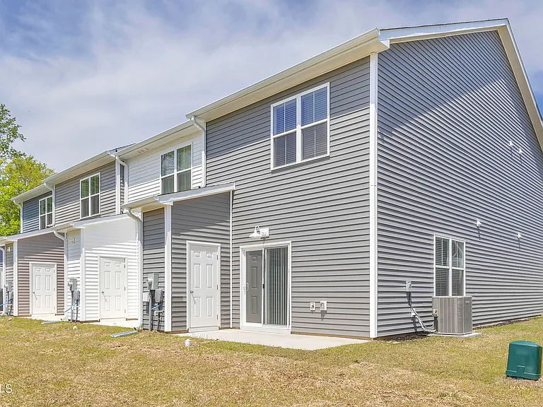7052 Crew Dr — Photo 24