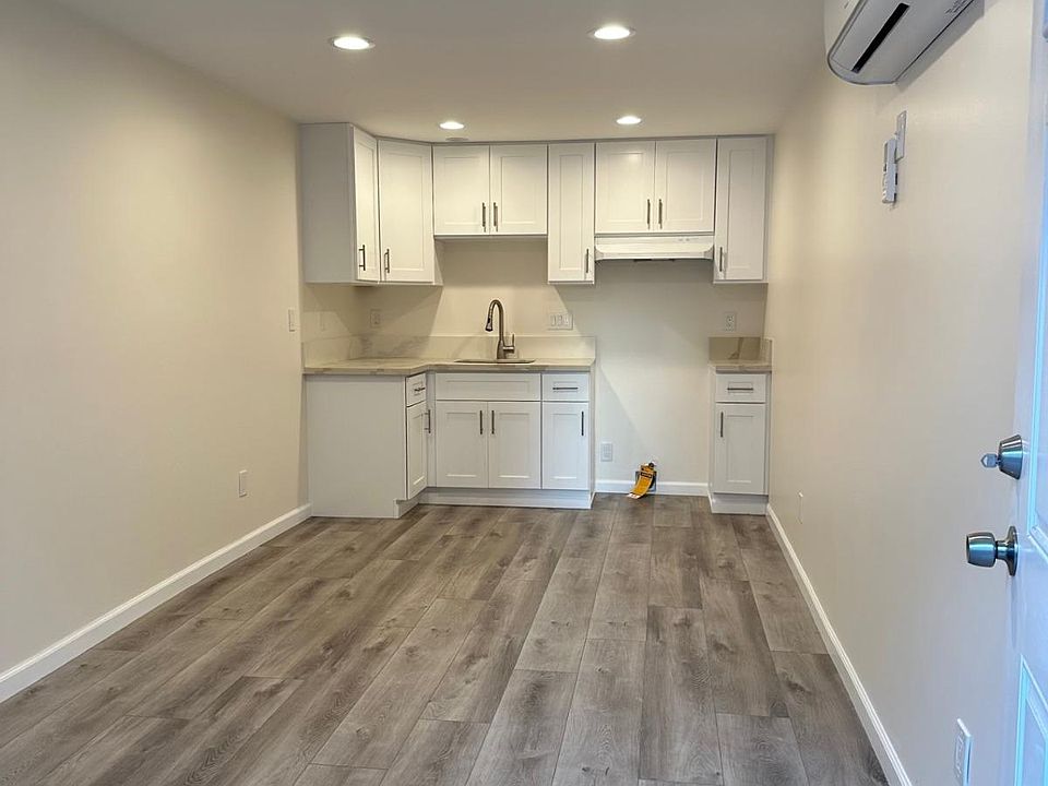 2nd image of 6703 Malabar St #D