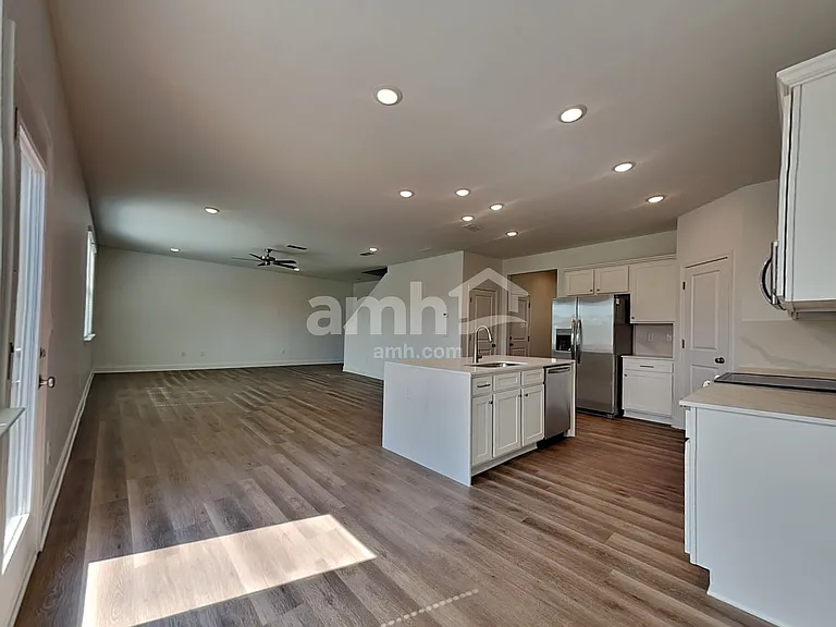 1634 Soapstone Rd — Photo 5