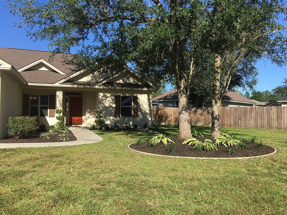 1st image of 126 Satilla Sands Dr