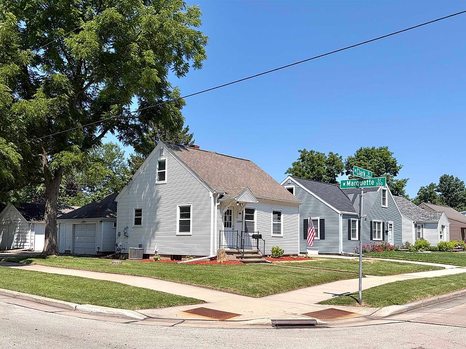 1st image of 2209 N Clark St