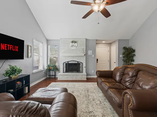 311 Nita Ln, Euless, TX 76040