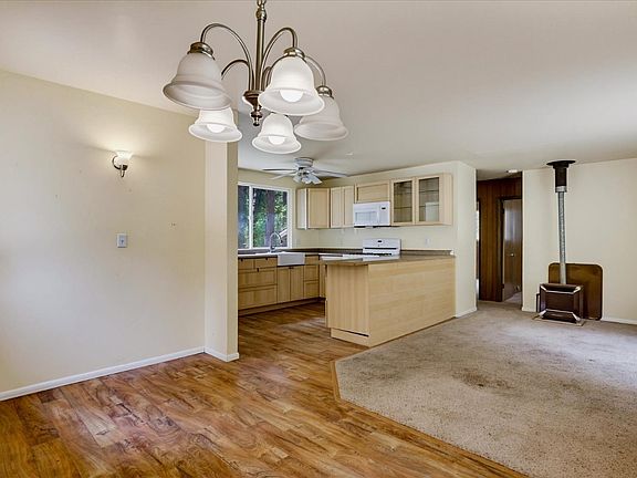 4th image of 10960 Berggren Ln