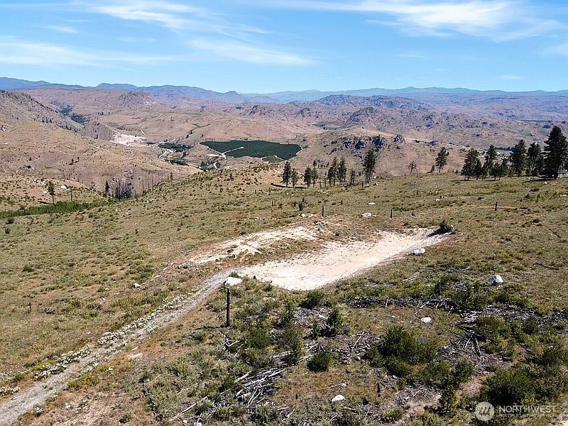 2nd image of 53 E Mountain Point