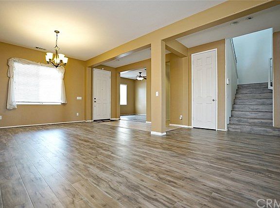 3rd image of 618 Peregrine Ln