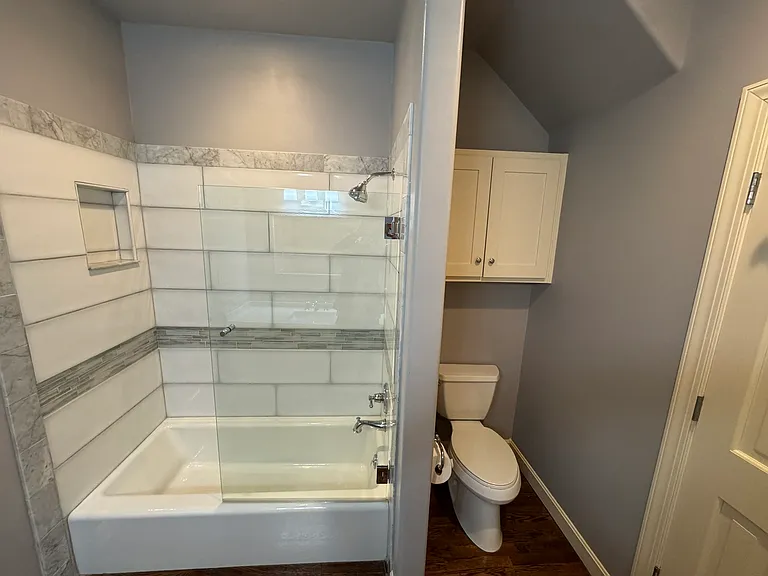 1335 E 36th St — Photo 31