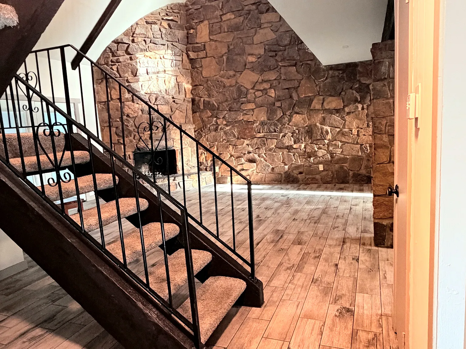 3 bed, 1964 sqft, $1,800 — Photo 4