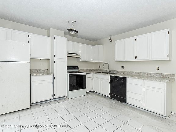 2nd image of 1530/1532 Burcham Dr