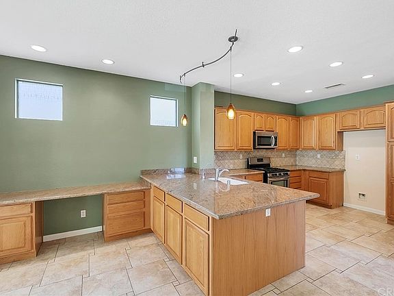 4th image of 27820 Sunflower Ct