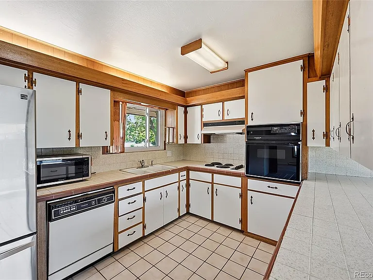 3290 Ward Rd — Photo 13