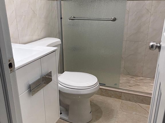 5th image of 2208 National Dr Floor 2