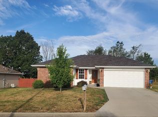 211 Dixie Ave, Clever, MO 65631