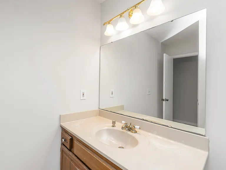 614 Avenue De La Dauphine — Photo 11