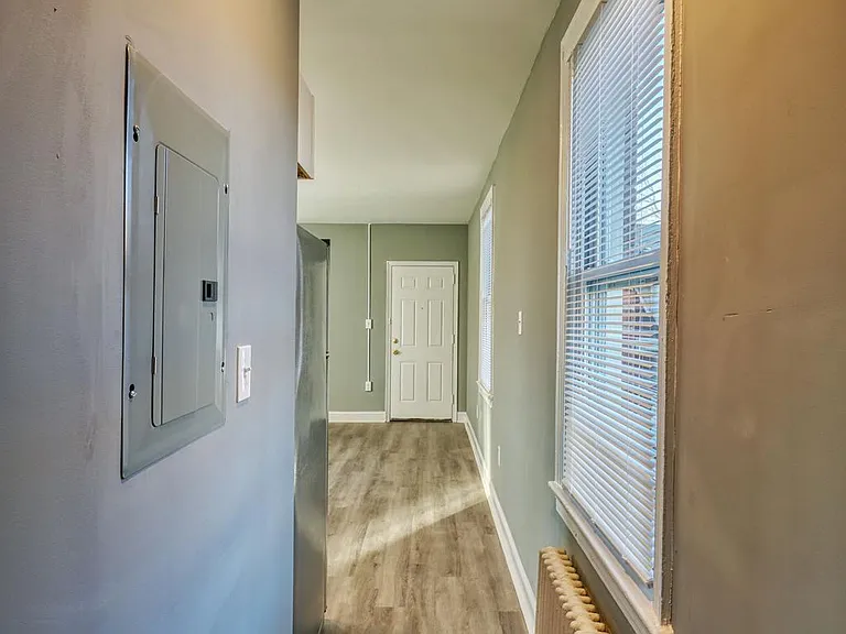 400 Douglas St NE #102 — Photo 10