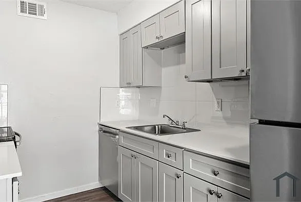 405 Root Ave #7