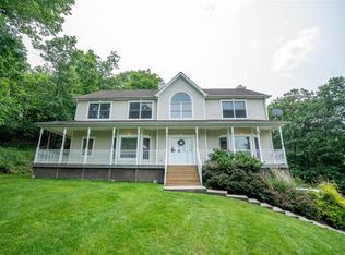 435 Storms Rd, Valley Cottage, NY 10989