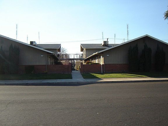 2nd image of 138 Pollasky Ave APT J