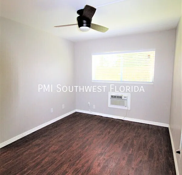 3001 Bee Ridge Rd #112 — Photo 7