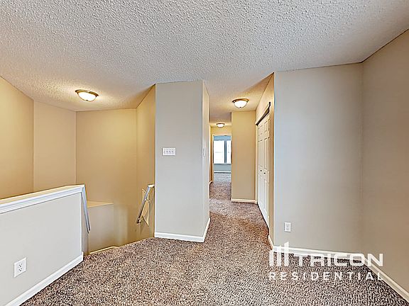 5th image of 4533 Connaught Dr E