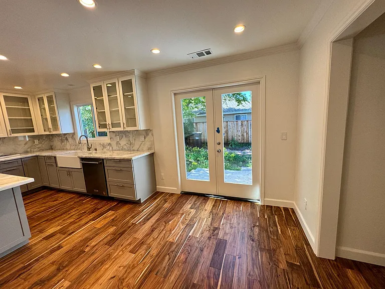 913 Mockingbird Ln — Photo 10