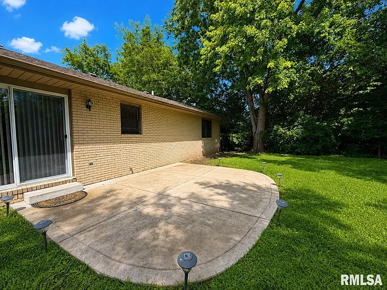 122 W Morningside Dr — Photo 9