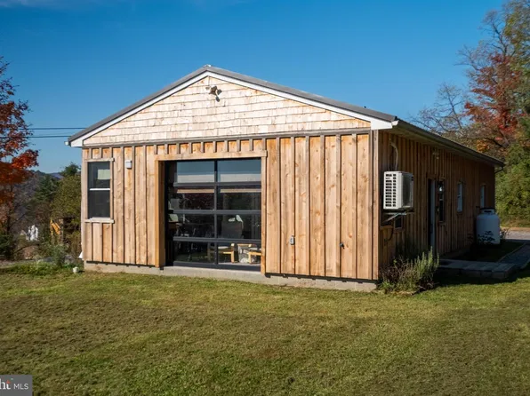 318 Berry Rd, Beech Creek, PA 16822