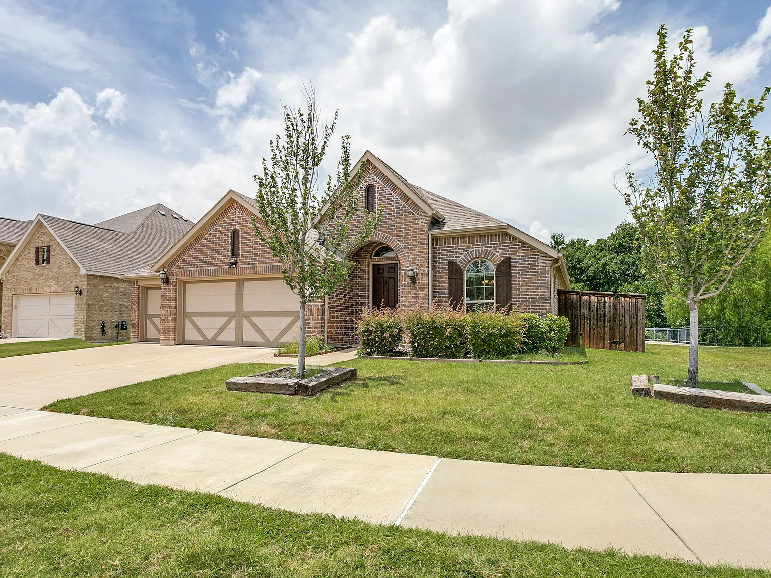 3 bed, 2038 sqft, $2,950 — Photo 3