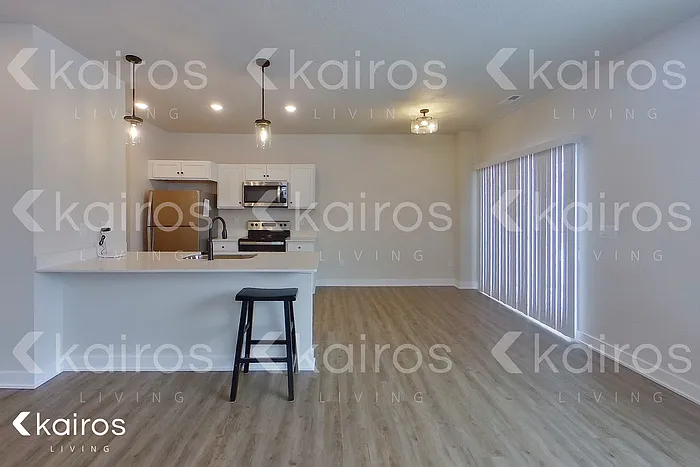 6925 Holly Ct — Photo 2