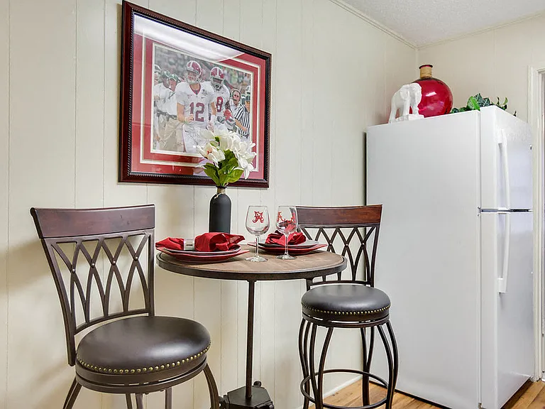 Eat-in Kitchen