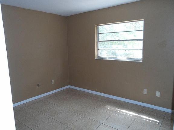 4th image of 3419 SE 21st Ave