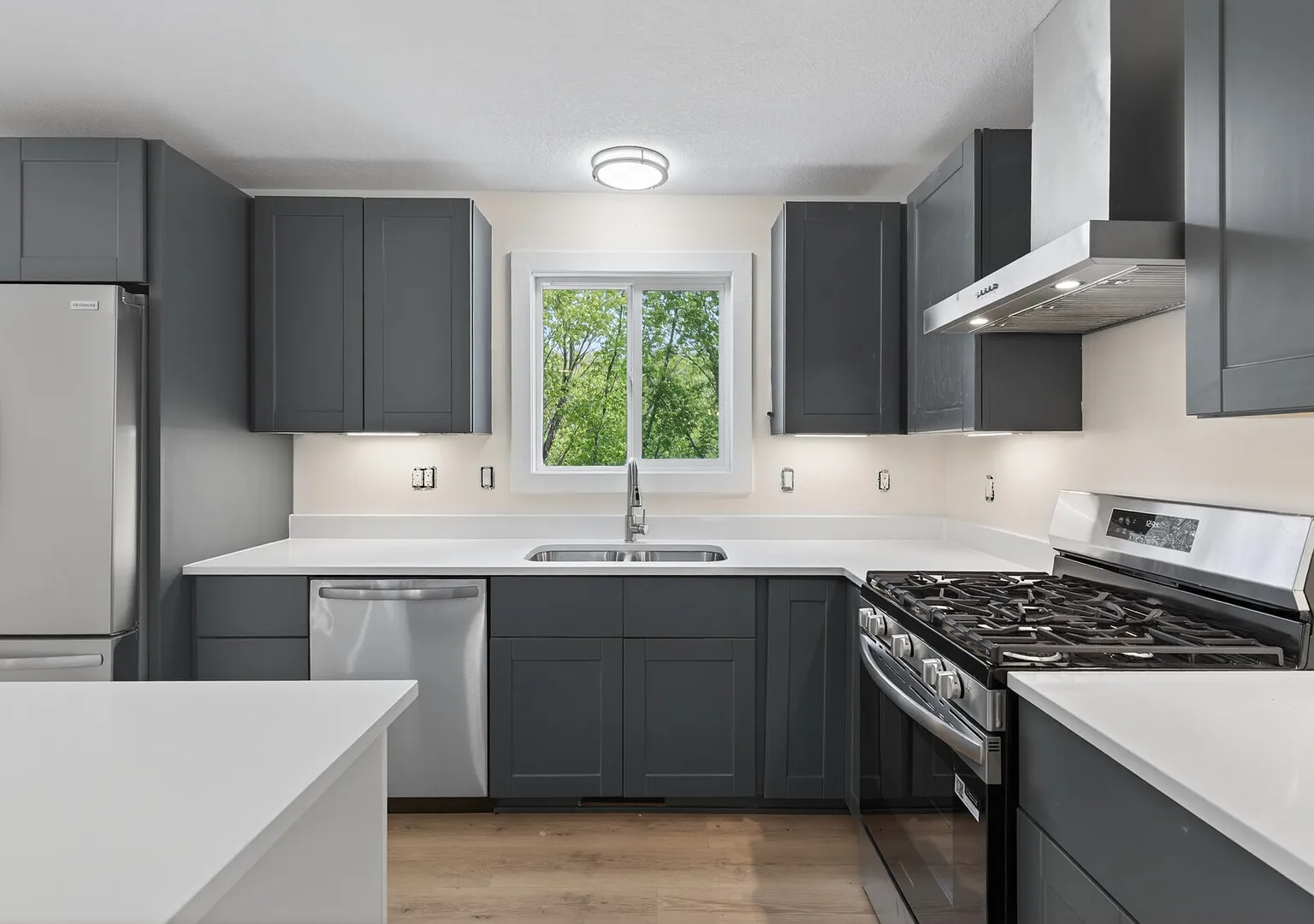 4 bed, 1700 sqft, $2,745 — Photo 3