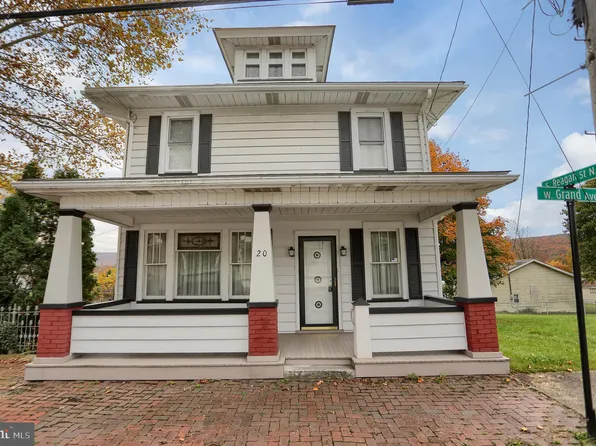 20 W Grand Ave, Tower City, PA 17980