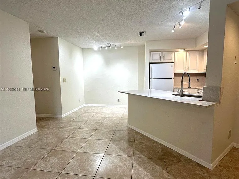 3420 Pinewalk Dr N #713 — Photo 5
