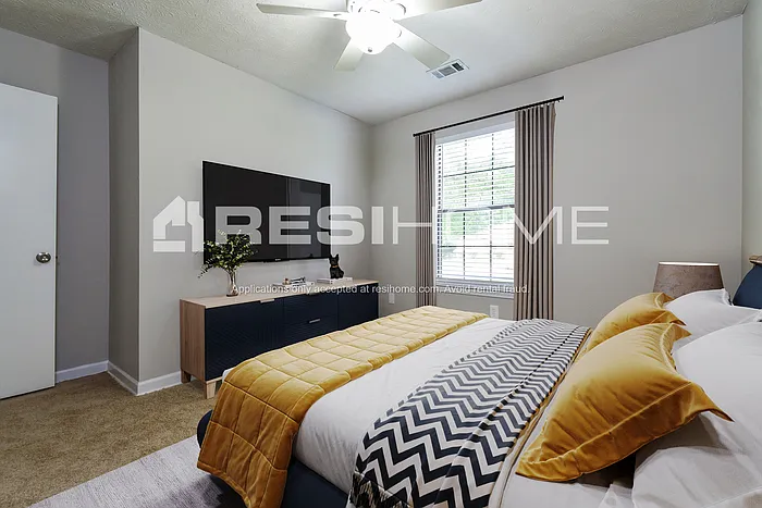 5894 Clate Ct — Photo 10