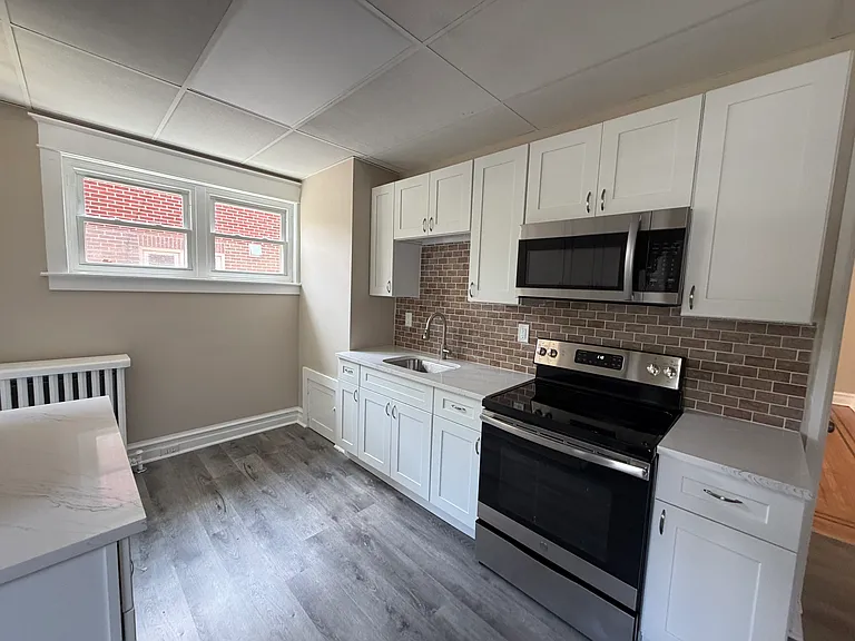 1210 Lorain Ave — Photo 12