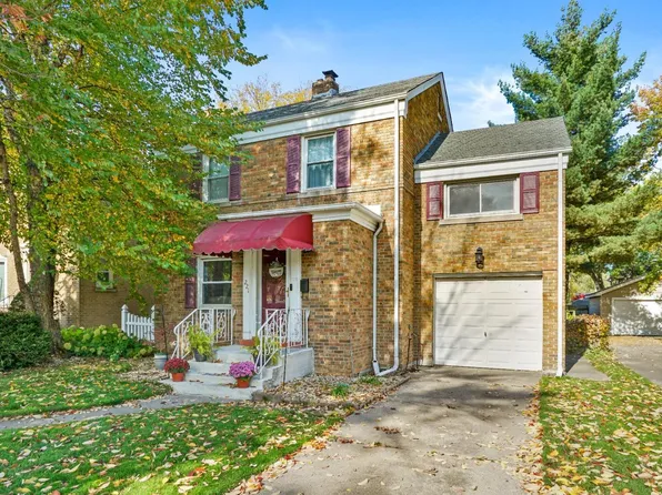 221 Belden Pl, Munster, IN 46321