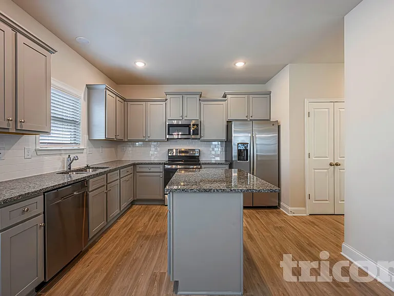 210 Margrave Dr — Photo 8